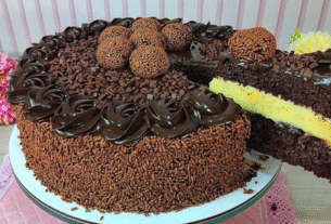 Bolo de Chocolate com Maracujá